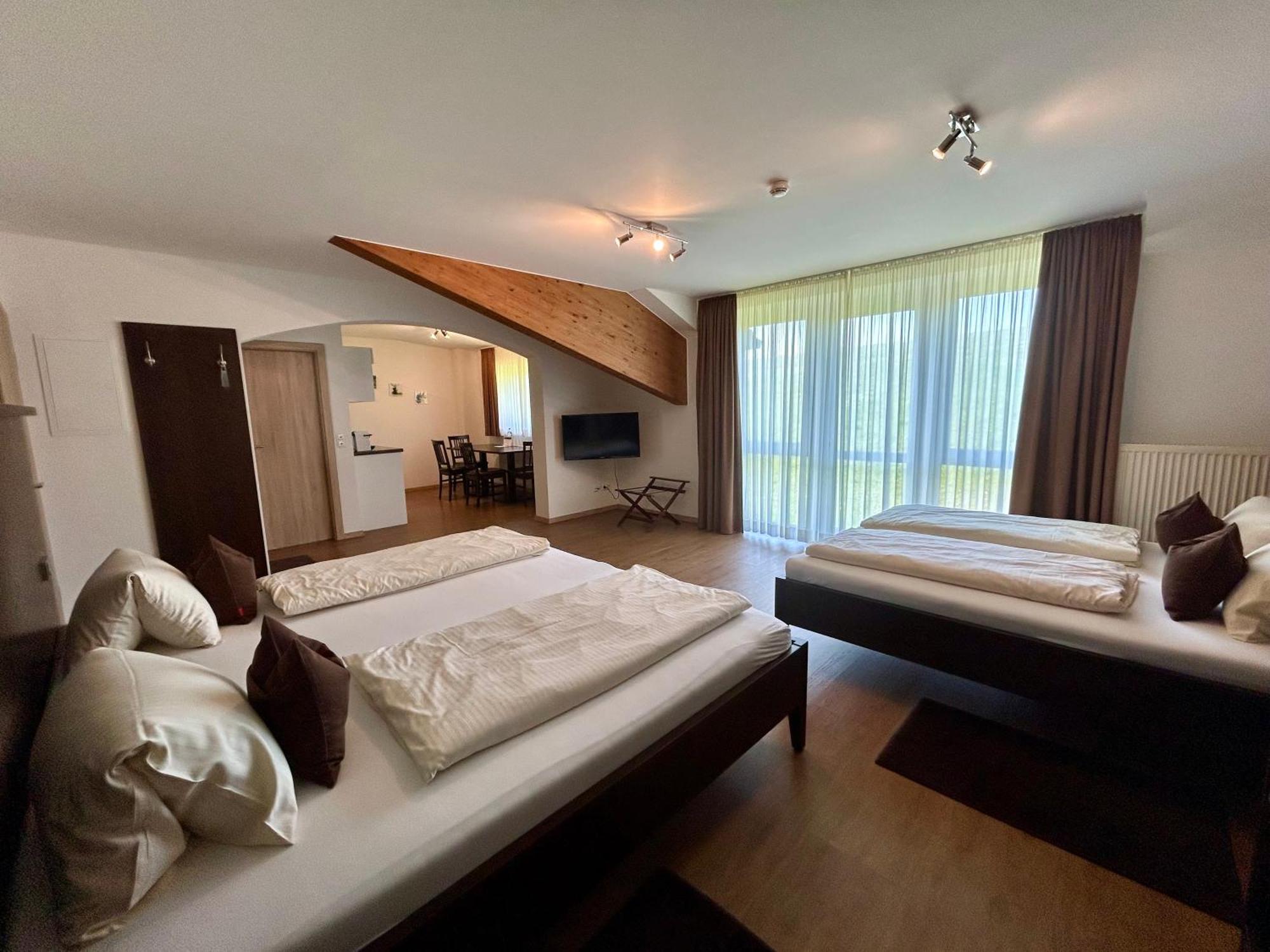 Gaestehaus Am Lindenhain Erding Exteriör bild